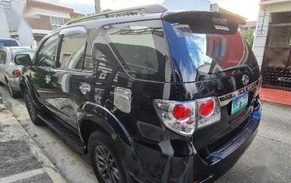 Selling Black Toyota Fortuner 2013 in Pasig-1