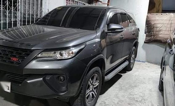 Selling Grey Toyota Fortuner 2017 in Parañaque-1