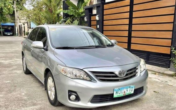 Selling Silver Toyota Corolla Altis 2014 in Quezon-1