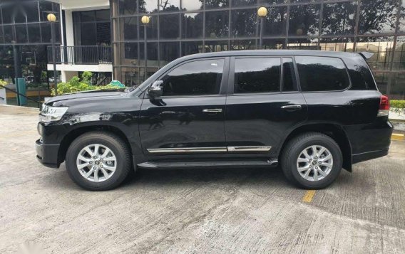Selling Black Toyota Land Cruiser 2021 in Manila-1