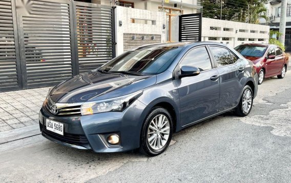 Selling Blue Toyota Corolla Altis 2015 in Cainta