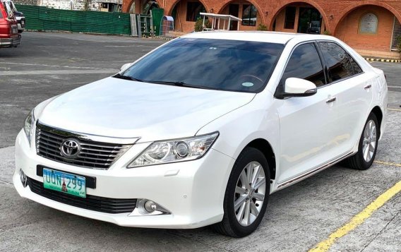 Pearl White Toyota Camry 2012 for sale in Las Piñas-1