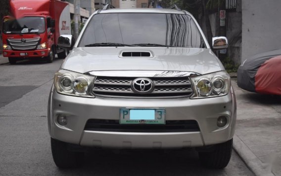 Selling Silver Toyota Fortuner 2011 in Quezon City