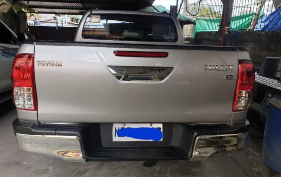 Silver Toyota Hilux 2016 for sale-1