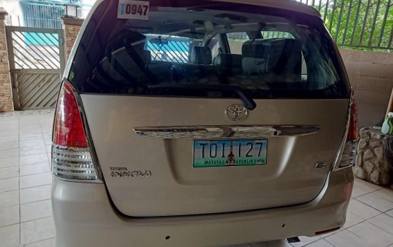 Brightsilver Toyota Innova 2011 for sale in Cainta-2