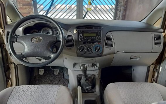 Brightsilver Toyota Innova 2011 for sale in Cainta-4