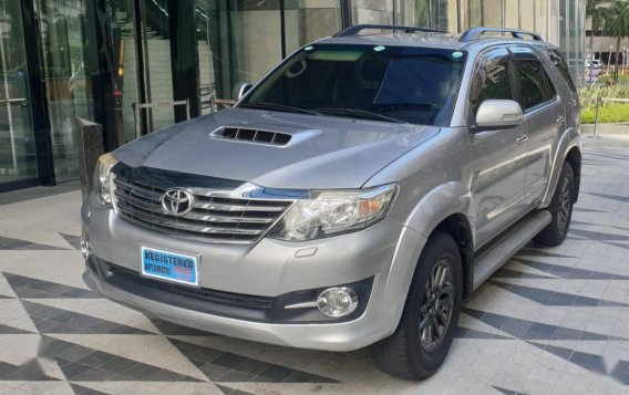 Brightsilver Toyota Fortuner 2015 for sale in Pasig -2