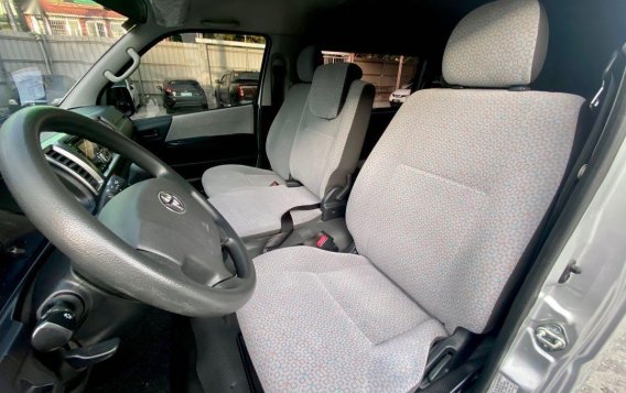 Silver Toyota Hiace 2016 for sale-4