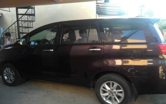 Selling Red Toyota Innova 2017 in Pasay-4