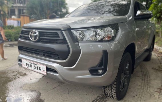 Selling Silver Toyota Hilux 2021 in Quezon City-2