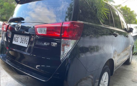 Selling Black Toyota Innova 2021 in Quezon City-2