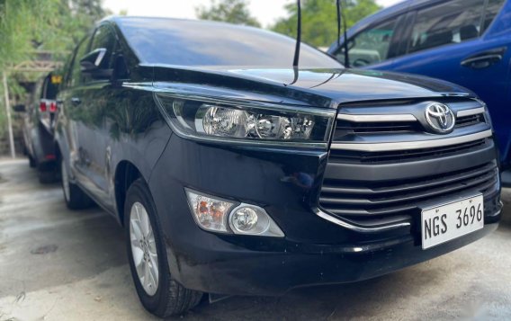 Selling Black Toyota Innova 2021 in Quezon City