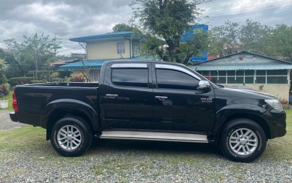 Sell Black 2013 Toyota Hilux in Quezon City-3