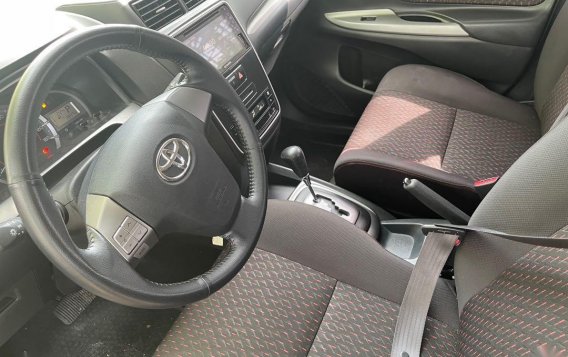 Silver Toyota Avanza 2019 for sale in Automatic-4