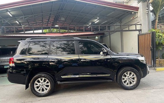 Sell Black 2018 Toyota Land Cruiser in Bacoor-4