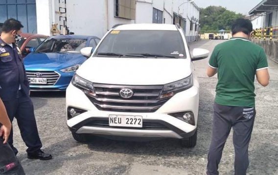 White Toyota Rush 2020 for sale in Quezon City-6
