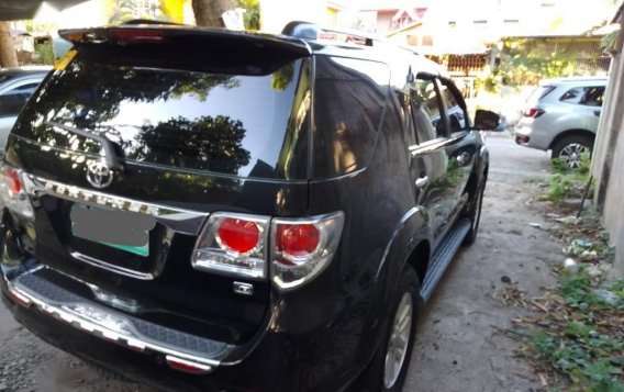 Selling Black Toyota Fortuner 2013 in Quezon-1