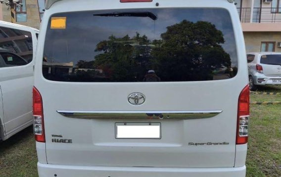 Selling Pearl White Toyota Hiace Super Grandia 2018 in Makati-3