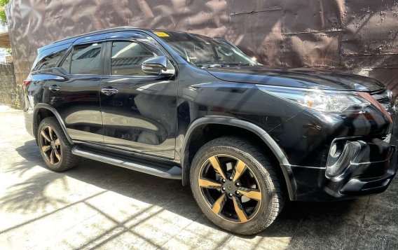 Black Toyota Fortuner 2018 for sale in Quezon-2