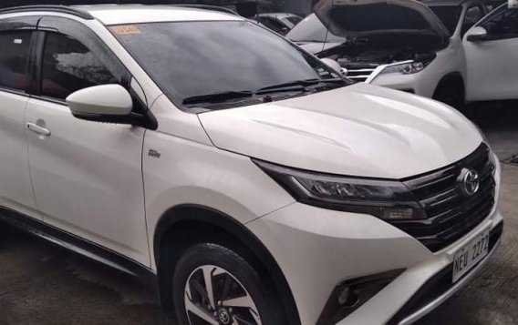 White Toyota Rush 2020 for sale in Quezon City-4
