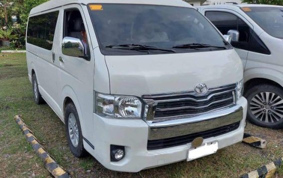 Selling Pearl White Toyota Hiace Super Grandia 2018 in Makati-2