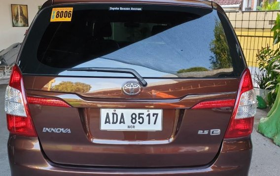 Selling Brown Toyota Innova 2014 in Las Piñas-4