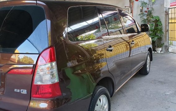 Selling Brown Toyota Innova 2014 in Las Piñas-3