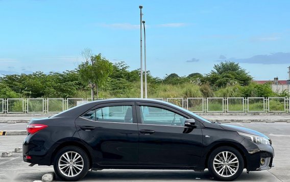 Sell Black 2014 Toyota Corolla Altis in Angeles-1
