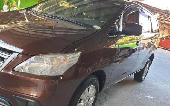 Selling Brown Toyota Innova 2014 in Las Piñas-1