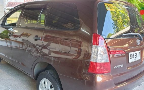 Selling Brown Toyota Innova 2014 in Las Piñas-5