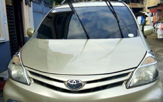 Silver Toyota Avanza 2012 for sale in Caloocan -0