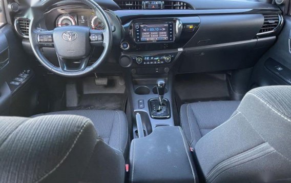 Sell White 2018 Toyota Hilux in Pasig-6