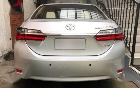 Selling Silver Toyota Corolla Altis 2017 in San Juan-3