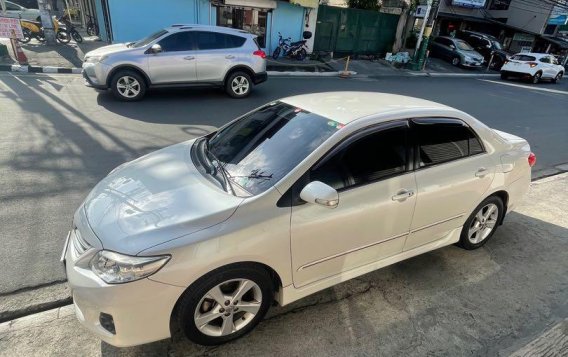 Selling Pearl White Toyota Corolla Altis 2013 in Pasay-1