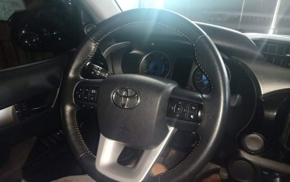 Selling Silver Toyota Hilux 2018 in Quezon-5