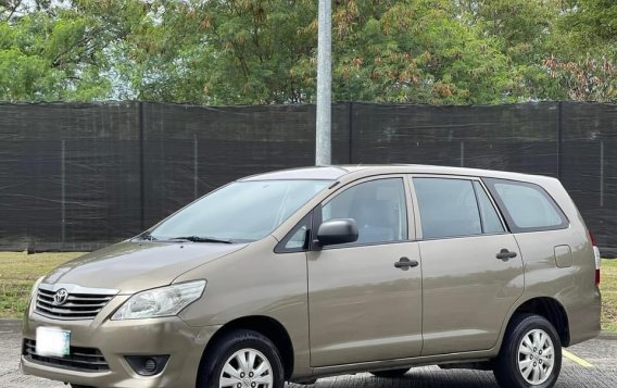 Selling Silver Toyota Innova 2013 in Las Piñas-4