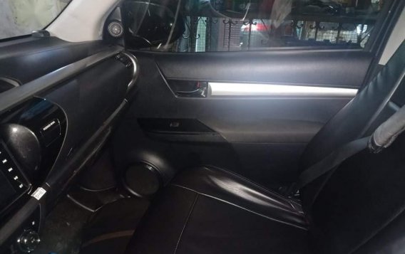 Selling Silver Toyota Hilux 2018 in Quezon-6