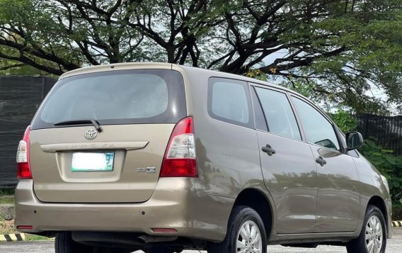 Selling Silver Toyota Innova 2013 in Las Piñas-1