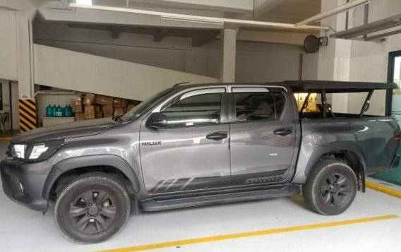 Selling Silver Toyota Hilux 2018 in Quezon-3