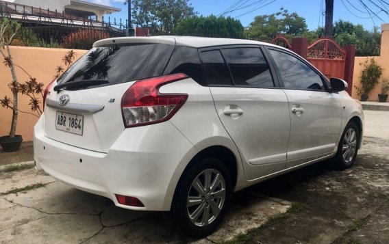 Selling White Toyota Yaris 2015 in Valenzuela-4