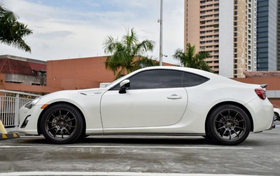 Pearl White Toyota 86 2014 for sale in Quezon-4