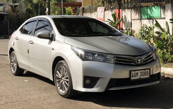 Selling Silver Toyota Corolla Altis 2014 in Quezon City-0