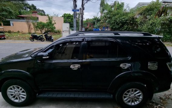 Selling Black Toyota Fortuner 2013 in San Mateo-1