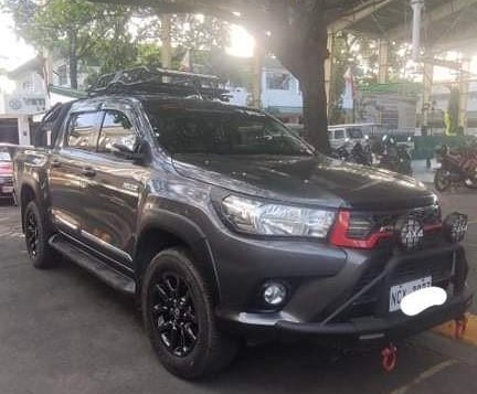 Selling Grey Toyota Hilux 2016 in Mandaluyong-4