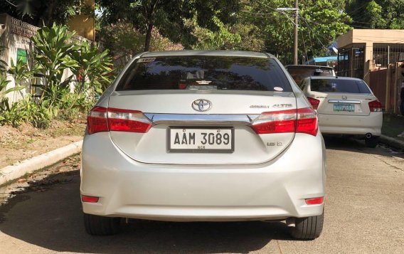 Selling Silver Toyota Corolla Altis 2014 in Quezon City-6