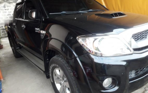 Selling Black Toyota Hilux 2010 in Rizal