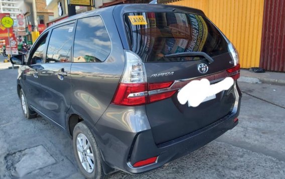 Selling Grey Toyota Avanza 2020 in Manila-1