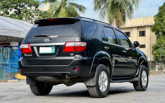 Sell Black 2010 Toyota Fortuner in Makati-2
