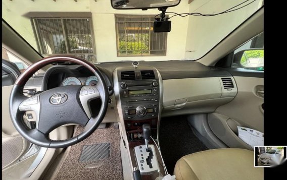 Silver Toyota Corolla Altis 2011 for sale in Muntinlupa -4