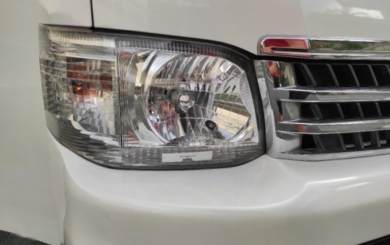 White Toyota Hiace Super Grandia 2013 for sale in Automatic-1